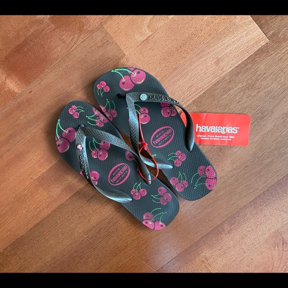 NEW! HAVAIANAS FLIP FLOPS, 2 PAIRS - Picture 2 of 7